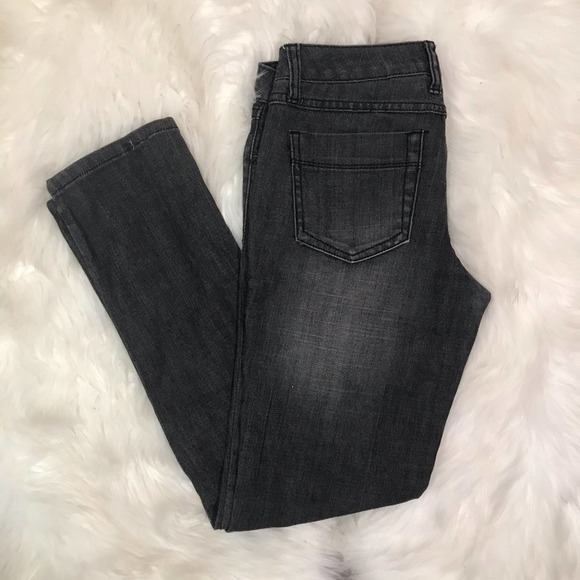 ZD Premium Woman's Black Skinny Leg Stretchy Jeans Sz 7 - Picture 1 of 5